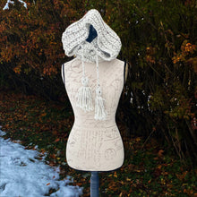 Load image into Gallery viewer, audra hooded cowl.

